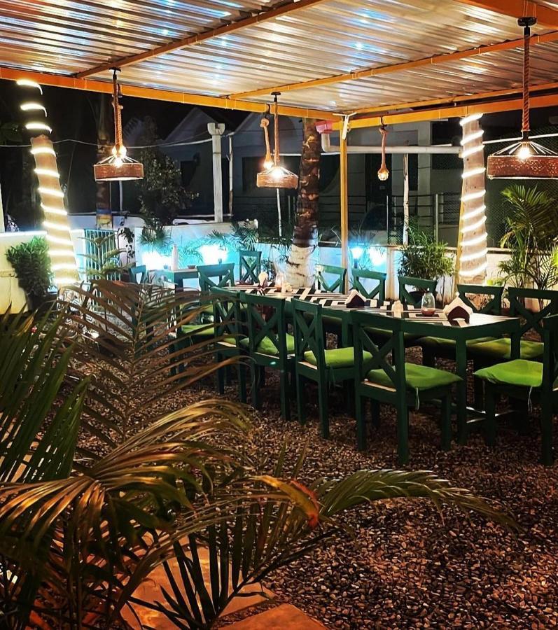 Colonel's Beachside